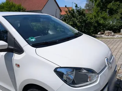 Gebraucht VW up! move up! 75 PS (55 kW) 2016 Weiß Kleinwagen