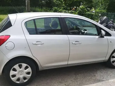 Gebraucht Opel Corsa Eco 69 PS (50 kW) 2012 Silber Kleinwagen