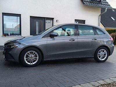 Gebraucht Mercedes B180 136 PS (100 kW) 2019 Grau Van / Kleinbus