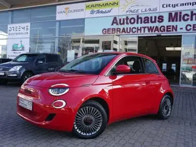 Second-hand Fiat 500e Red 86 kW (118 CP) 2022 Roșu Berlinǎ