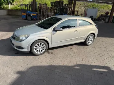 Gebraucht Opel Astra GTC Edition 125 PS (91 kW) 2005 Grau