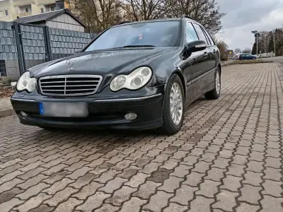 Gebraucht Mercedes C220 163 PS (119 kW) 2004 Schwarz Kombi
