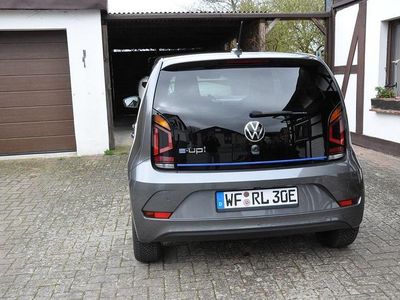 Usata VW e-up! Edition 61 kW (83 CV) 2023 Grigio Utilitaria