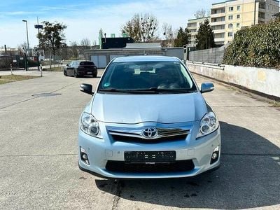 Gebraucht Toyota Auris Hybrid 99 PS (72 kW) 2012 Blau Limousine
