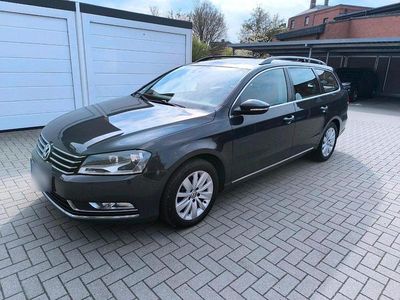 Gebraucht VW Passat 140 PS (102 kW) 2013 Grau Kombi