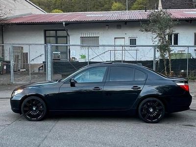 Second-hand BMW 523 177 CP (130 kW) 2006 Negru Berlinǎ