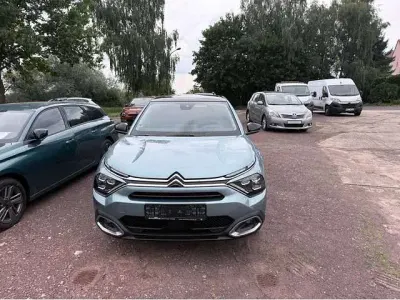 Gebraucht Citroën C4 131 PS (96 kW) 2024 Islandblau SUV