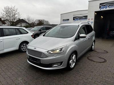 Grau Gebraucht 2018 Ford Grand C-Max Titanium Van / Kleinbus | 13.999 € (Fairer Preis)
