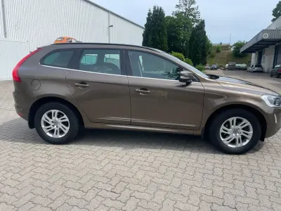 Gebraucht Volvo XC60 Momentum 150 PS (110 kW) 2017 SUV