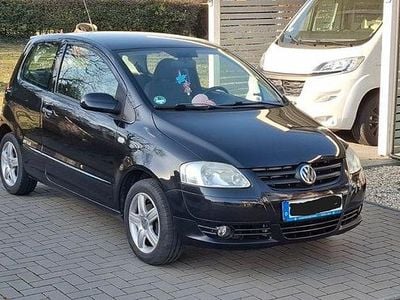 Gebraucht VW Fox Style 54 PS (39 kW) 2011 Schwarz Kleinwagen