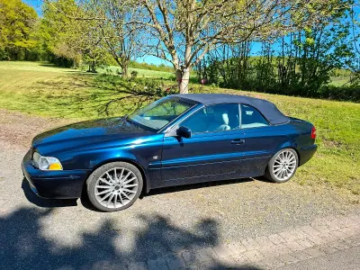Usata Volvo C70 193 CV (141 kW) 2002 Blu Cabrio
