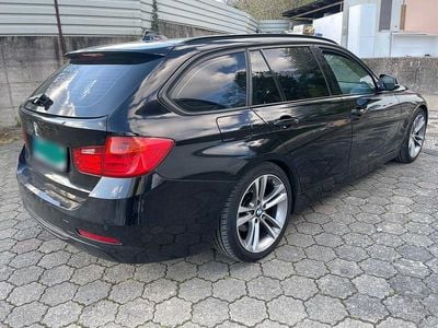 Gebraucht BMW 318 143 PS (105 kW) 2014 Schwarz Kombi
