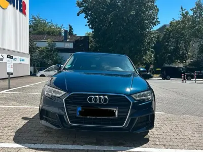 Gebraucht Audi A3 116 PS (85 kW) 2019 Blau Limousine