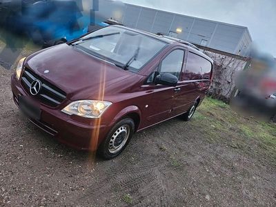 Rot Gebraucht 2011 Mercedes Vito Van | 4.900 €