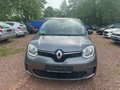 Używany Renault Twingo Equilibre 65 KM (47 kW) 2023 Szary Hatchback