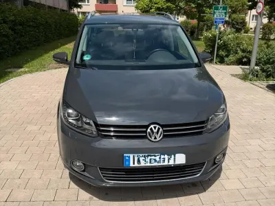 Gebraucht VW Touran 140 PS (102 kW) 2014 Grau Van / Kleinbus