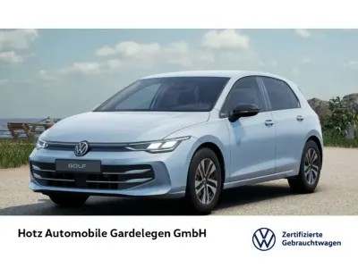 Neu VW Golf VIII 116 PS (85 kW) 2026 Crystal ice blue metallic Limousine