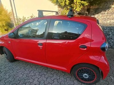 Usata Toyota Aygo 68 CV (50 kW) 2010 Rosso Utilitaria