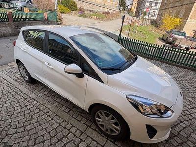 Gebraucht Ford Fiesta Cool & Connect 75 PS (55 kW) 2021 Weiß Kleinwagen