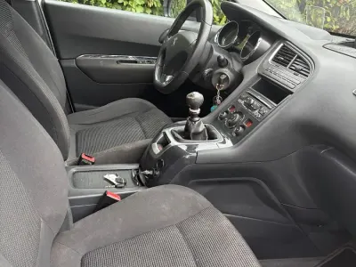 Gebraucht Peugeot 5008 150 PS (110 kW) 2012 Weiß Van / Kleinbus