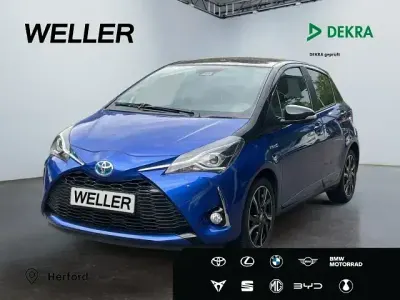 Gebraucht Toyota Yaris Hybrid Style 101 PS (74 kW) 2017 Blau Limousine