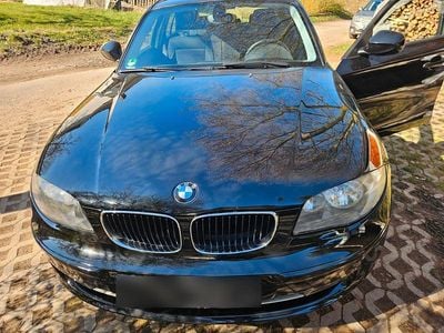 Gebraucht BMW 116 122 PS (89 kW) 2011 Schwarz Kleinwagen