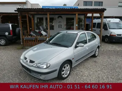 Gebraucht Renault Mégane 107 PS (78 kW) 2001 Silber Limousine