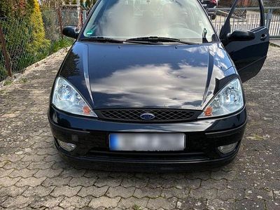 Usata Ford Focus 116 CV (85 kW) 2004 Nero Utilitaria