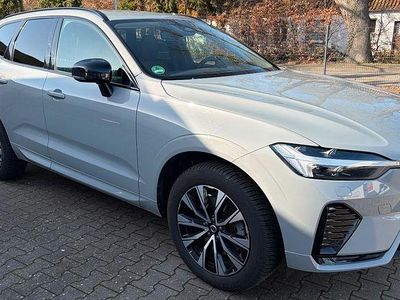 Gebraucht Volvo XC60 Plus 197 PS (144 kW) 2024 Grau SUV