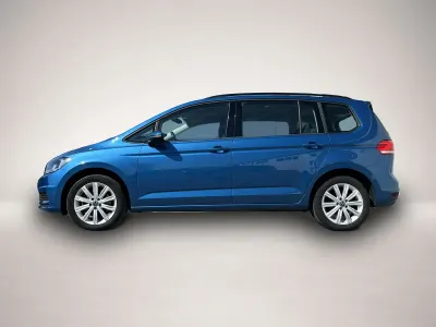 Gebraucht VW Touran Comfortline 150 PS (110 kW) 2022 Blau Van / Kleinbus