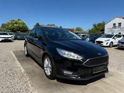 Gebraucht Ford Focus Business Edition 125 PS (91 kW) 2016 Shadow black Limousine