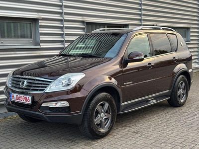 Braun Gebraucht 2015 Ssangyong (KGM) Rexton SUV | 3.990 € (Superpreis)