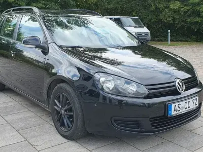 Gebraucht VW Golf VI Match 105 PS (77 kW) 2011 Schwarz Limousine