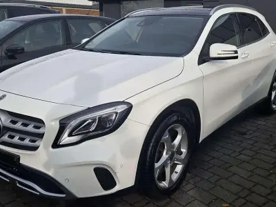 Gebraucht Mercedes GLA180 122 PS (89 kW) 2018 Polarweiss  unilack SUV
