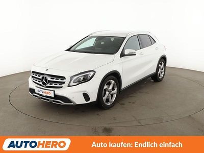 Weiß Gebraucht 2020 Mercedes GLA200 Urban SUV | 24.790 € (Guter Preis)