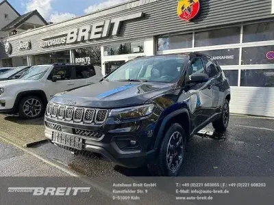 Gebraucht Jeep Compass Trailhawk 241 PS (177 kW) 2021 Schwarz SUV