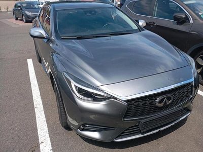 Infiniti Q30