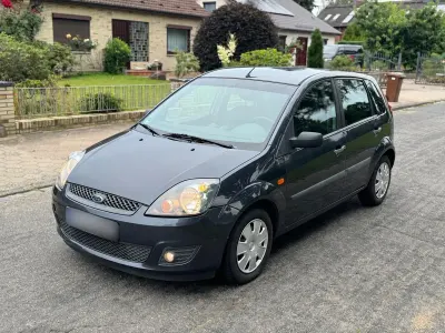 Gebraucht Ford Fiesta 78 PS (57 kW) 2008 Grau Kleinwagen