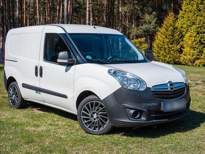 Usata Opel Combo 17 CV (12 kW) 2014 Bianco Monovolume