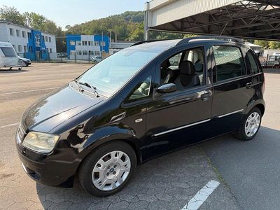 Second-hand Fiat Idea 90 CP (66 kW) 2006 Negru Monovolum