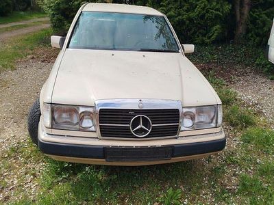 Usata Mercedes 200 75 CV (55 kW) 1995 Beige Berlina