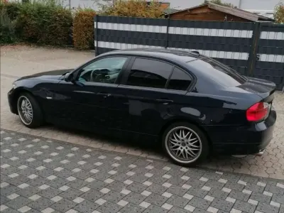 Gebraucht BMW 320 150 PS (110 kW) 2007 Blau Limousine