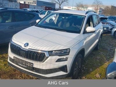 Weiß Gebraucht 2022 Skoda Karoq Tour SUV | 21.900 € (Fairer Preis)