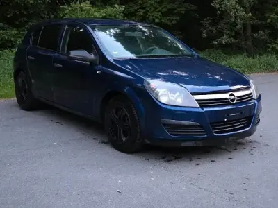 Gebraucht Opel Astra 105 PS (77 kW) 2006 Blau Kleinwagen