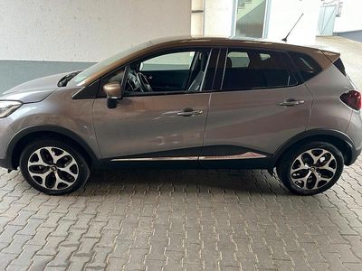 Grau Gebraucht 2018 Renault Captur Intens SUV | 12.500 € (Fairer Preis)