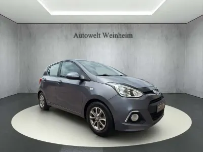 Gebraucht Hyundai i10 Edition 87 PS (63 kW) 2015 Stardust Kleinwagen