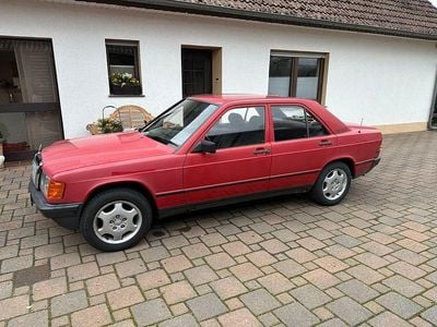 Gebraucht Mercedes 190 122 PS (89 kW) 1985 Rot Limousine