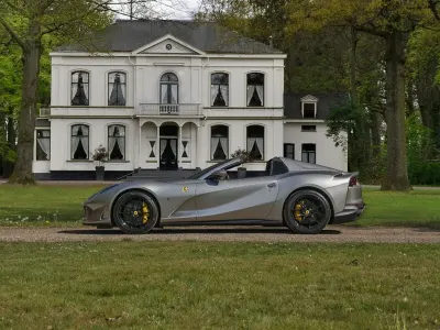 Usata Ferrari 812 799 CV (587 kW) 2021 Grigio Cabrio