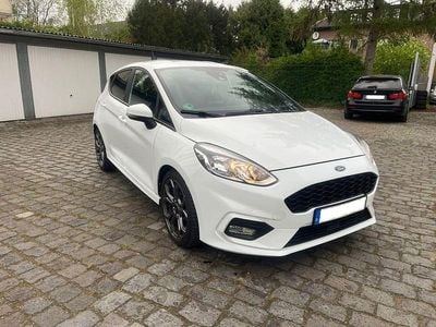 Second-hand Ford Fiesta ST-Line 101 CP (74 kW) 2018 Alb Hatchback