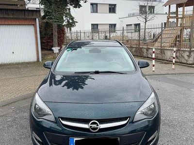 Gebraucht Opel Astra Active 140 PS (102 kW) 2013 Grün Kombi